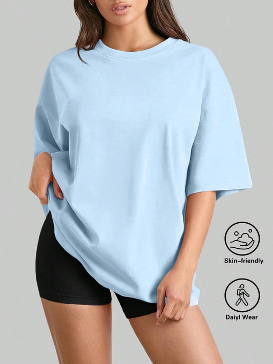 LIGHT BLUE, RELAXED-FIT OVERSIZED SHORT-SLEEVE T-SHIRT WITH A CLASSIC CREW NECKLINE.